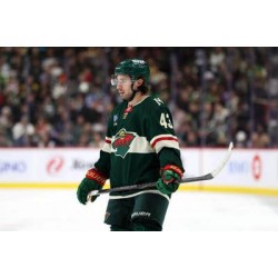 Quinn Hughes a finalement décidé de rester avec le Wild du Minnesota Quinn Hughes a finalement décidé de rester avec le Wild du Minnesota